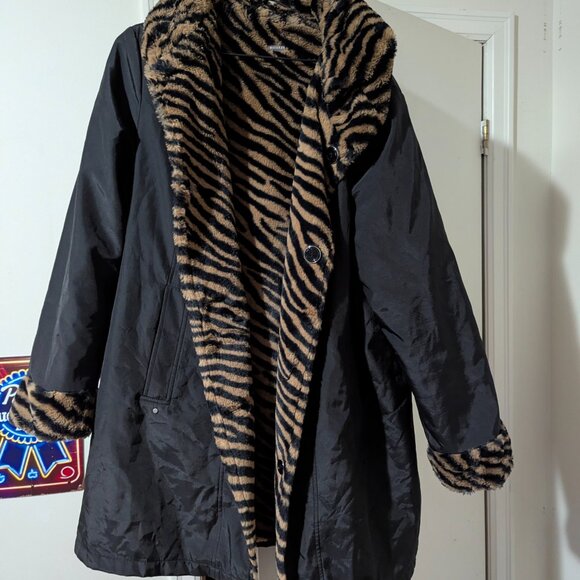 Reversible faux fur coat - Picture 2 of 2